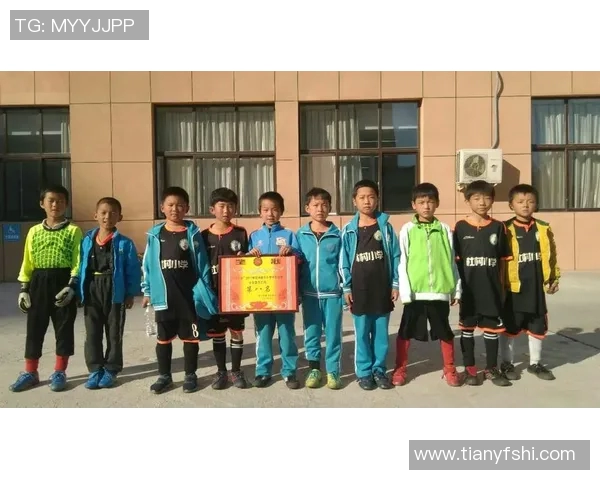 杭州足球队的拼搏之路与杯赛荣耀的背后故事