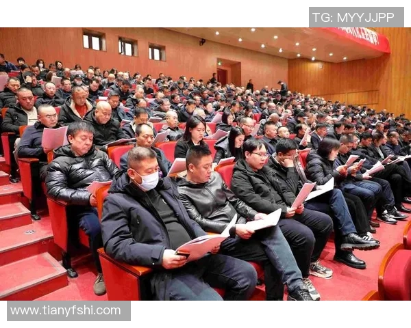 朱俊龙：从青涩少年到职场精英的奋斗历程与成长启示