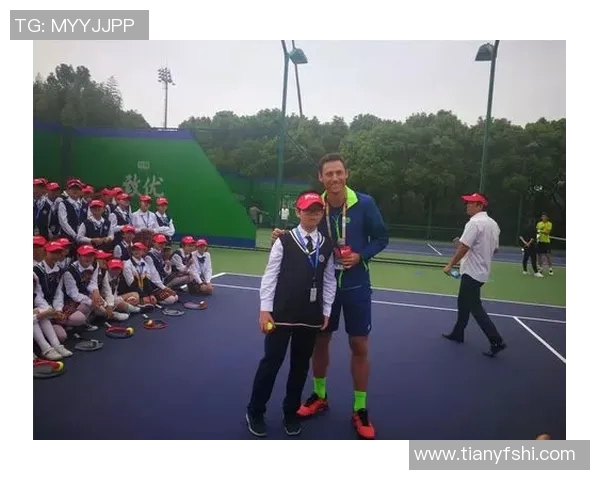 重庆网球队的拼搏历程与杯赛荣耀背后的故事分享