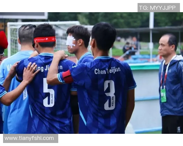 陈伟的足球人生探索：从青涩少年到职业球员的深度对话