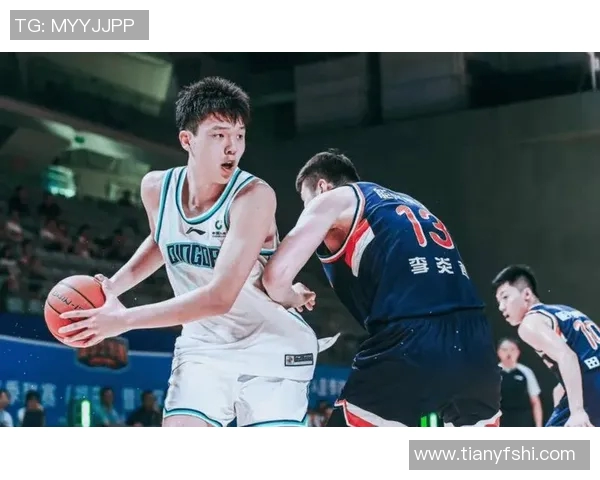 韩德君的篮球人生：从青涩少年到CBA传奇的辉煌历程与心路历程